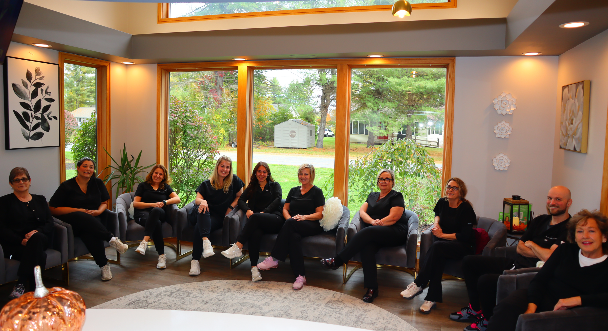 The complete Sandu Family Dentistry team