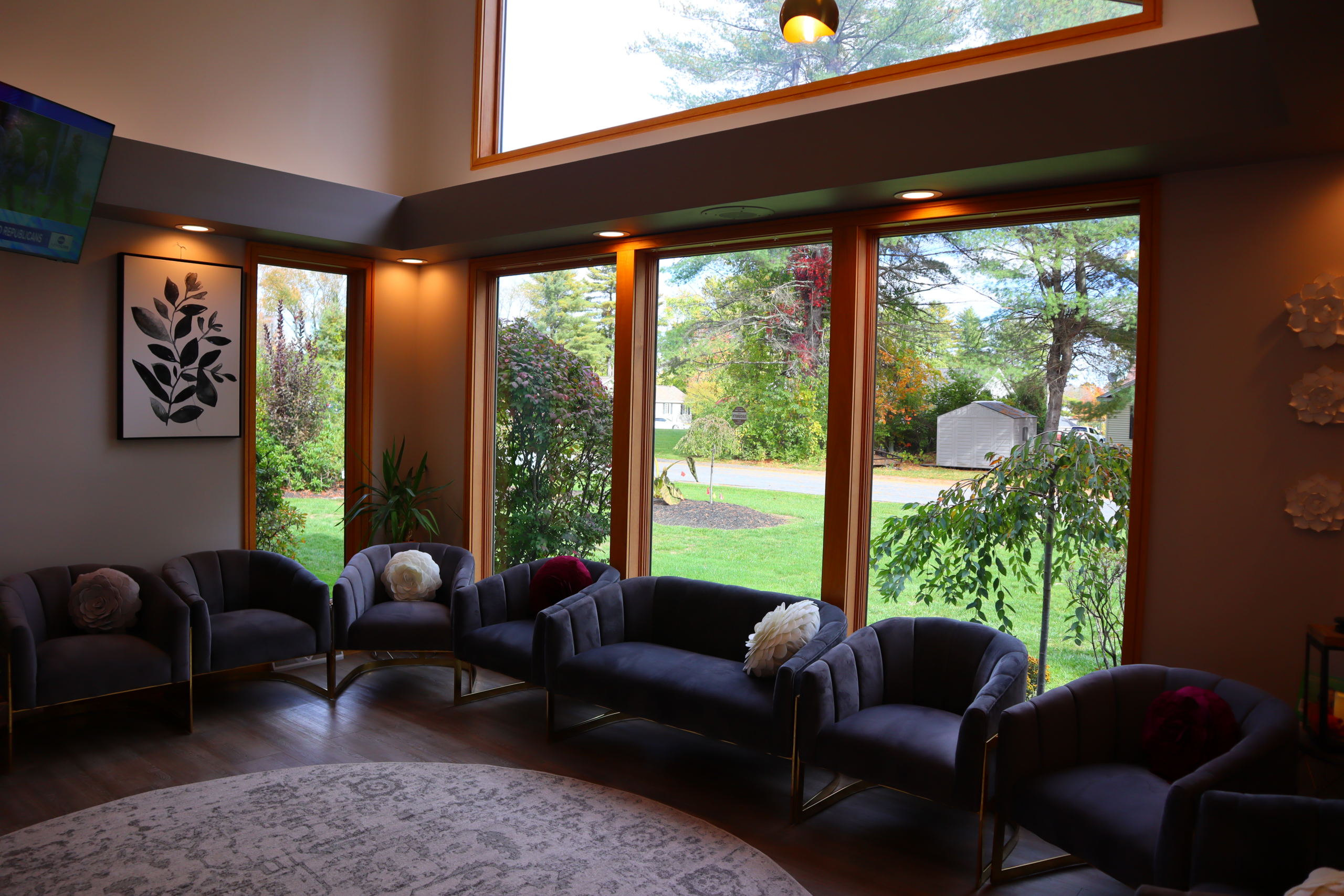 Comfortable waiting area at Sandu Family Dentistry